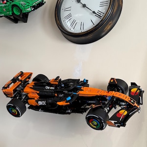 Wall Mount to display McLaren F1 MCL39 (42228) image 7