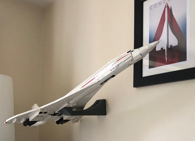 Kit de montage mural pour exposer le Concorde 10318 Landing