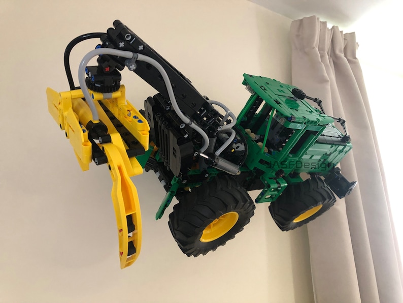 Wall Mounting Kit for displaying John Deer Skidder (4215) image 3