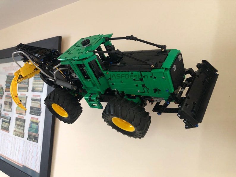 Wall Mounting Kit for displaying John Deer Skidder (4215) image 5