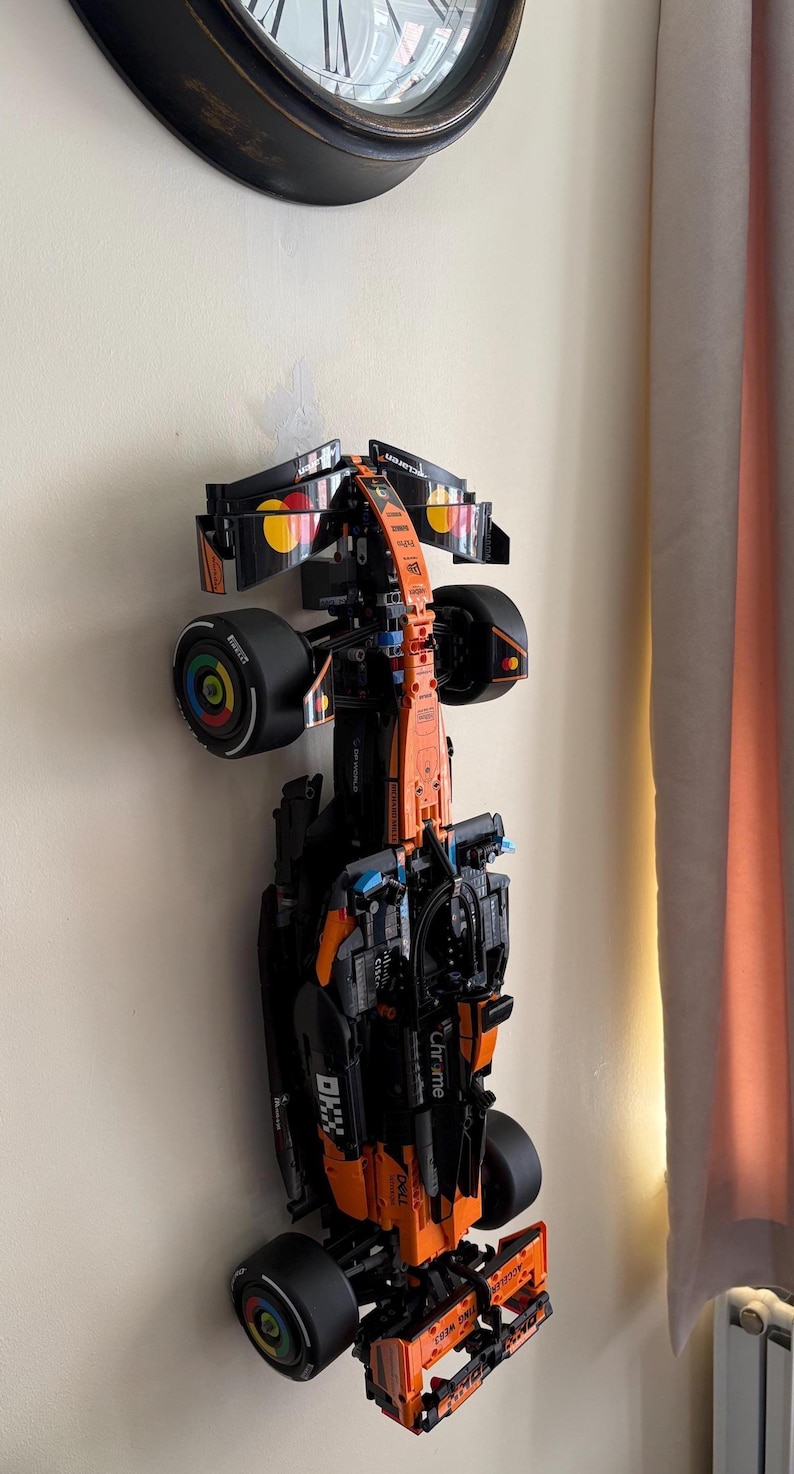 Wall Mount to display McLaren F1 MCL39 (42228) Vertical