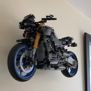 Wall Mount to display Yamaha MT-10 (42159 )
