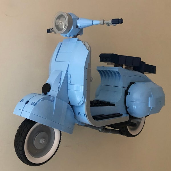 3D Printed Wall Mount to display Lego Vespa (10298)