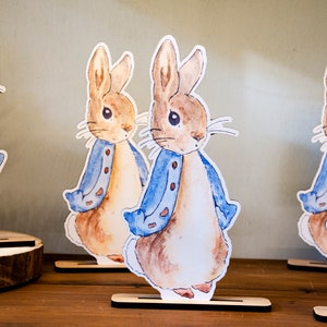 Recortes de Peter Rabbit / Decoración de mesa de madera de Peter Rabbit / Figura de madera de Peter Rabbit Decoración de bautizo / Decoración de cumpleaños