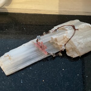 Ädelstensarmbandet för klimakteriet