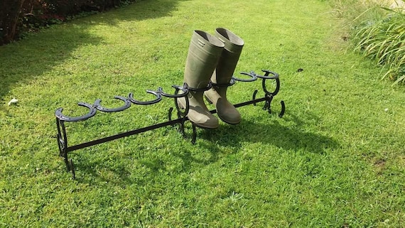 horseshoe welly rack