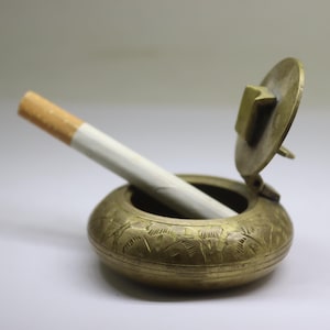 vintage pocket brass ashtray, old ashtray, pocket ashtray, portable ashtray, travel ashtray, gift idea, christmas gift, pill box