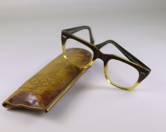 vintage leather glasses case 1980 moscow Olympics and glasses
