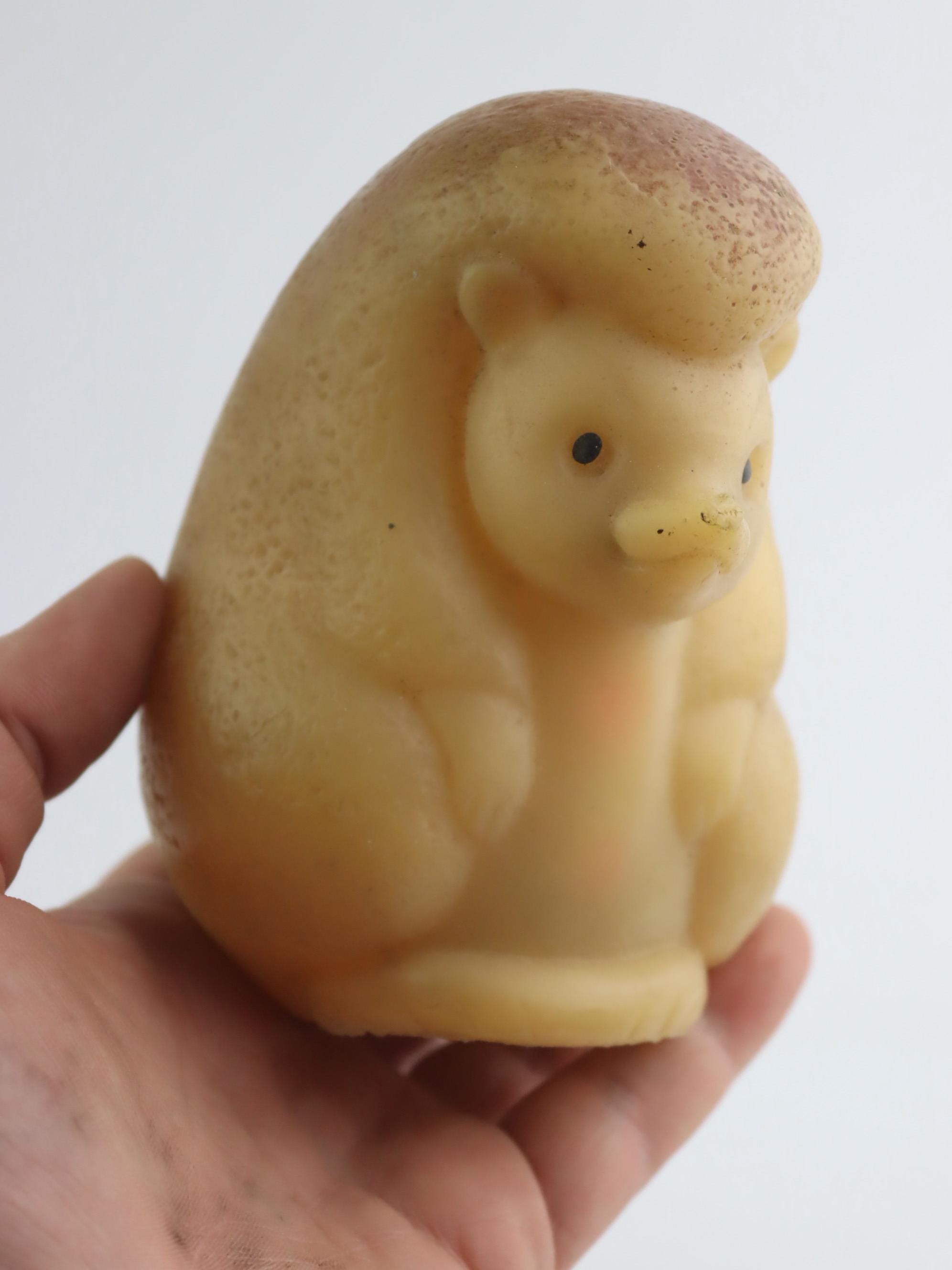 ビンテージのおもちゃのハリネズミ、ソビエトのおもちゃのハリネズミ