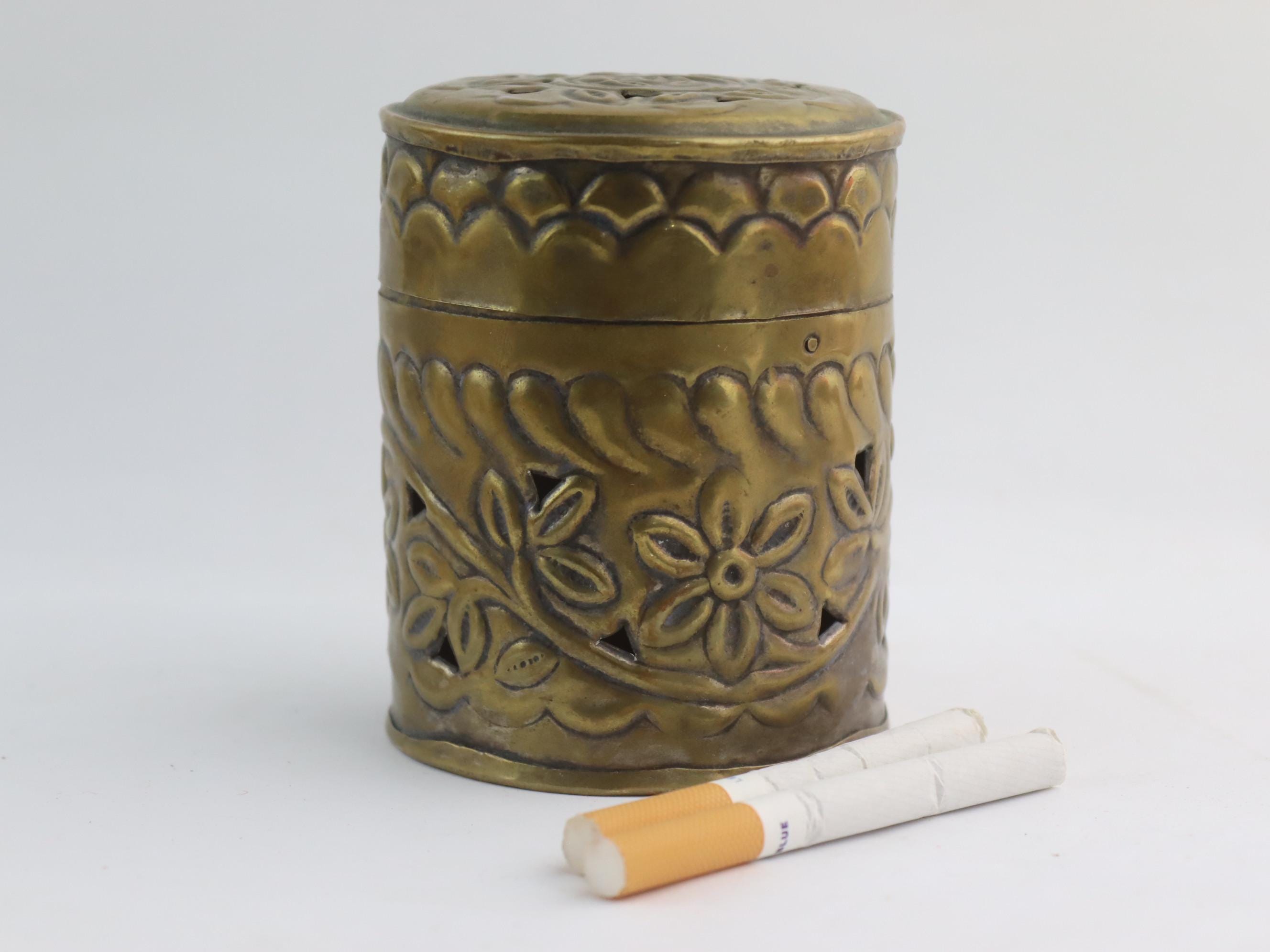 cigarette style incense Cigarettes Holder and base notes of tobacco Dual-Purpose Ashtrays: Light Up Twice