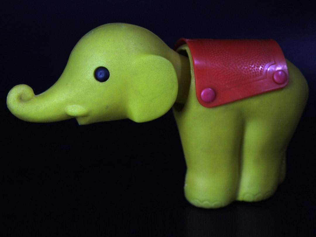 Vintage Elephant Toy Plastic Elephant Shaks Head Elephant Etsy