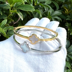 Mother Of Pearl Clover Bangle Bracelet|Jewelry for Parties and Casual Wear| Delicate Bangle bracelet |Minimalist bracelet|Bridesmaid gift