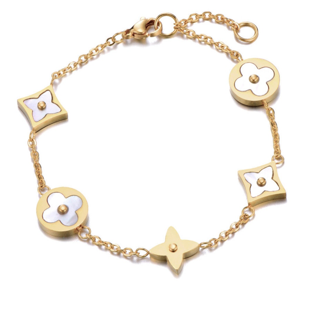 Women's 18K Gold Plated Stainless Steel Four Leaf Clover Link Bracelet -  Perfect Wrist Jewelry for Mothers and Daughters 