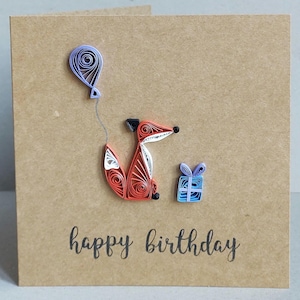 Carte d'anniversaire piquante faite main unique renard avec ballon et cadeau