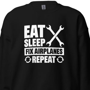Airplane Mechanic Gift, Plane Mechanic Sweatshirt, Plane Mechanic Gift, Airplane Mechanic Airplane Mechanic Present Aircraft Mechanic H2127