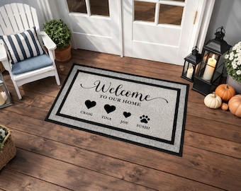 Felpudo de bienvenida a nuestro hogar – Felpudo para la familia y las mascotas – Felpudo con nombres personalizados – Regalo para amantes de las mascotas – Felpudo de inauguración de casa