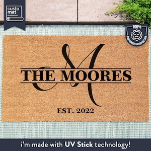 a door mat with the words the moores on it