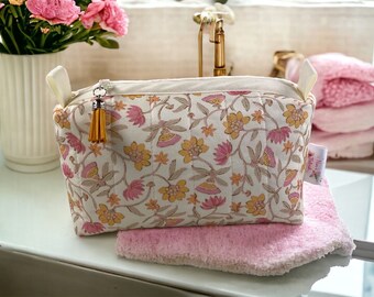 Small quilted toiletry bag with Indian flowers