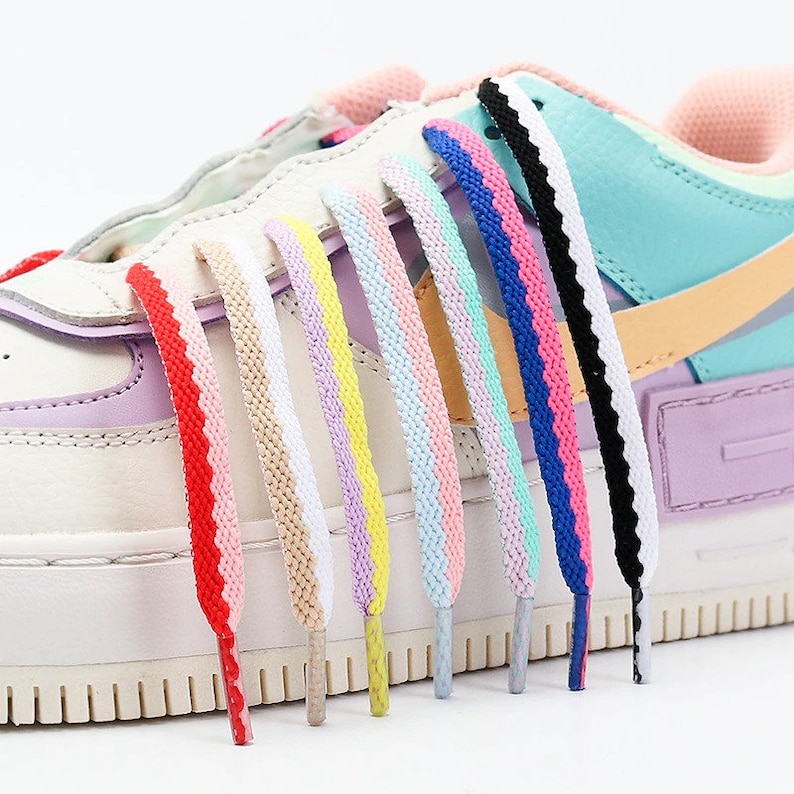 shoelaces with nike on them