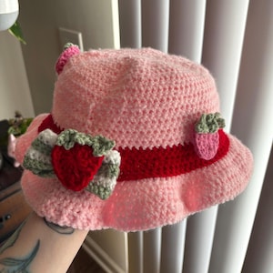 Crochet strawberry shortcake bucket hat
