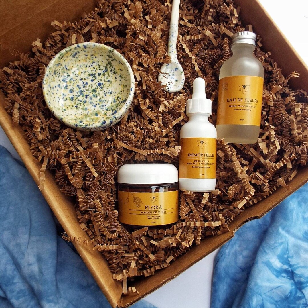 Facial Gift Box, Facial Treatment Mask, Serum and Floral Water, Ceramic Bowl and Application