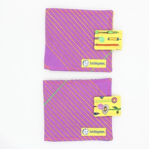 Die Brieftasche enthält Tampons, Feuchttücher, Einwegbeutel, Geschenke für Mädchen, Damenbinden, Rucksack und Geldbörsenzubehör