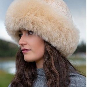 Alpaca fur hat - warm hat - cream alpaca leather hat - handmane