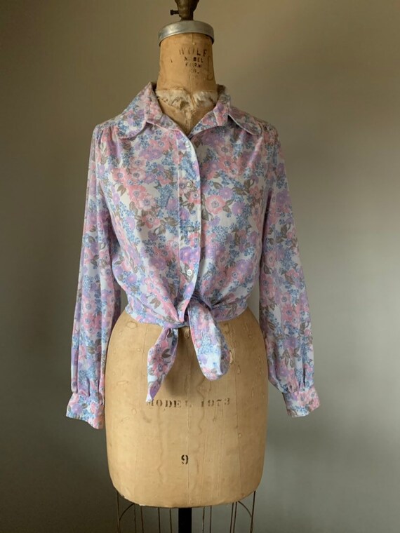 1970’s Sweet Pink/Purple Floral Print Ladies Blou… - image 1