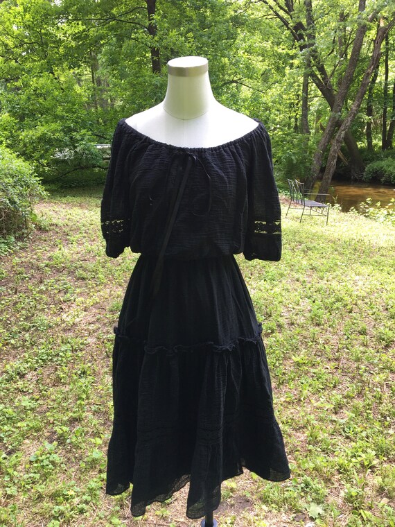 Breezy Vintage Off the Shoulder Black Cotton Gauze