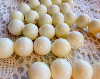 Perles de verre albâtre japonaises vintage | Fil rond jaune crème laiteuse (NOS)