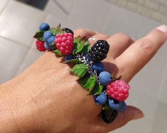 Handmade Blueberry Bracelet with Raspberry & Blackberry – Realistic Polymer Clay Berry Bracelet, Botanical Jewelry, Woodland Gift for Her