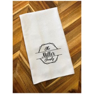 Personalisiertes Waffeltuch - Benutzerdefinierter Monogrammkranz