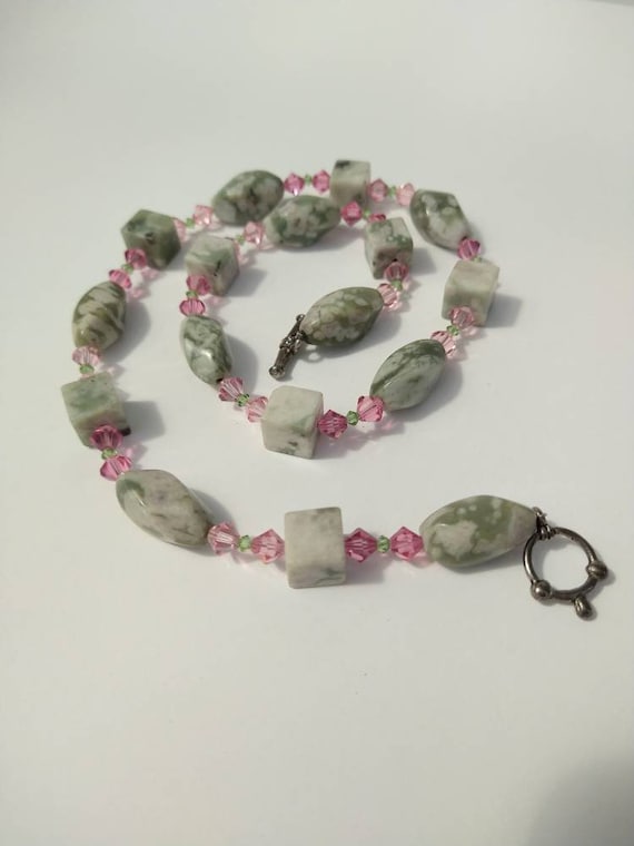 Vintage mid century peace jade (Serpentine and qu… - image 1