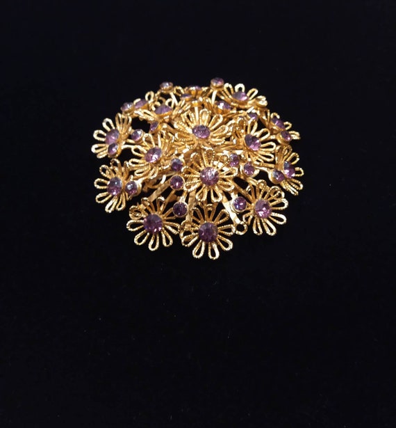 1950's purple rhinestone and gold filigree flower… - image 3