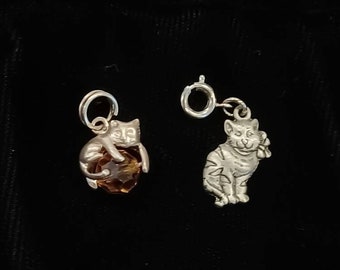 2 vintage kitty cat charms