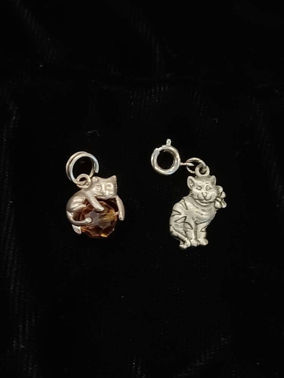 2 vintage kitty cat charms - image 1