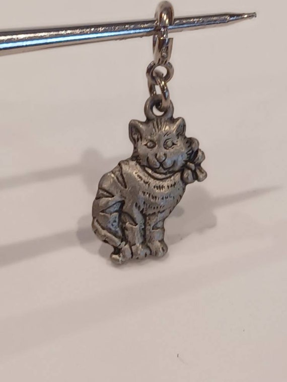 2 vintage kitty cat charms - image 4