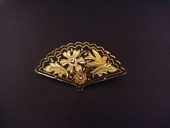 Fan shaped damascene bird and flowers pin - image 1