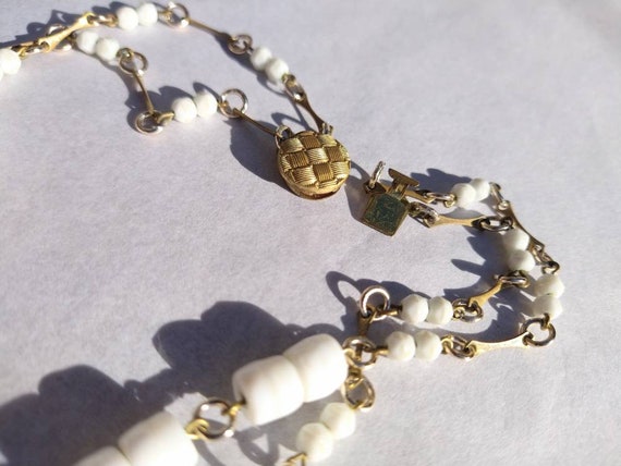 1950's milk glass bead, link chain, double strand… - image 2