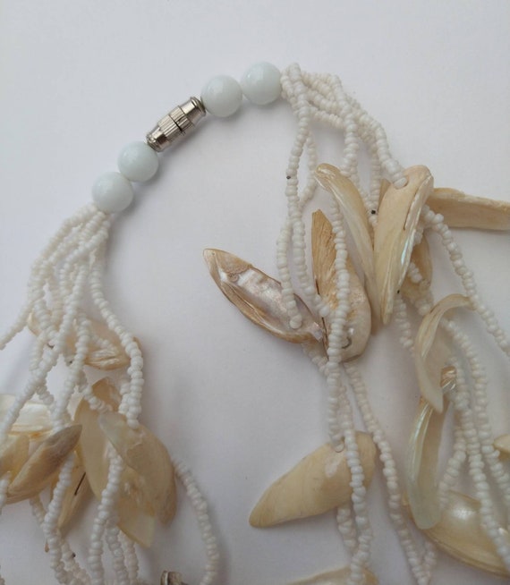 Vintage white seashell multi strand necklace - image 3