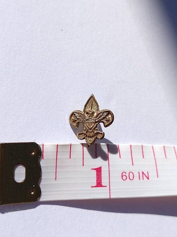 Small early BSA Boy Scouts of America lapel pin