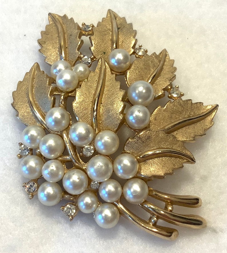 Vintage Crown TRIFARI Leaf Brooch Gold Tone w/ Satin Finish Etsy
