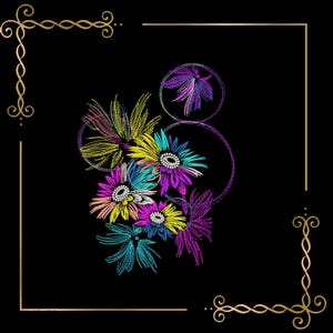 Peut inclure: Un motif de broderie représentant un groupe de fleurs stylisées dans des tons vifs de jaune, violet, bleu sarcelle et rose. L'arrangement floral est accentué par de fins contours circulaires et encadré par des ornements dorés aux coins.