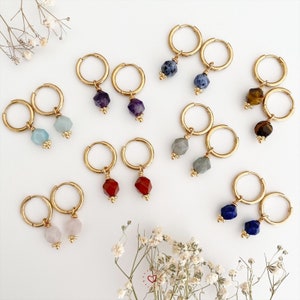 Gouden cirkeloorbellen, cirkeloorbellen met hangers, natuursteenoorbellen, halfedelsteenoorbellen, rozenkwartsoorbellen, amethist