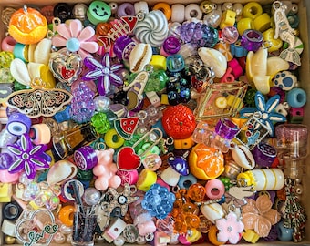 Colorful Mixed Charms & Beads l Mystery Charms Scoop, Kandi beads, Acrylic Beads, Pendants, Enamel Charms for Bracelets, jewelry making BFF