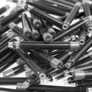 黒インクカートリッジ詰め替え、50個 - 国際標準万年筆インク、2.6 mm 内径、使い捨て、カリグラフィー & 万年筆詰め替え
