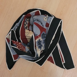 Vintage big scarf Ecem Art Frolal print. 39 inch.