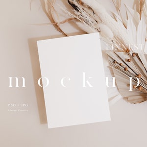 Maqueta de tarjeta Boho, Maqueta de invitación minimalista, Maqueta estacionaria de boda, Maqueta de tarjeta de felicitación, Flores secas modernas y maqueta de tarjeta LC8