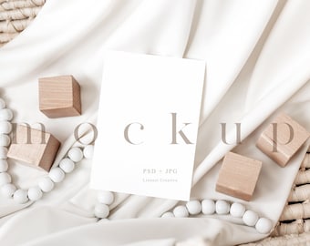 Gender neutrale babyshower mockup, 5x7 "kaart mockup, minimalistische uitnodiging mockup, Baby verjaardagskaart mockup, Boho babyshower uitnodigen mockup