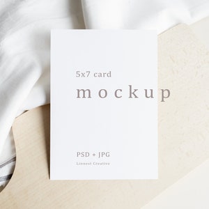 5 x 7" kaart mockup, uitnodiging mockup, minimalistische lege witte kaart, bruiloft briefpapier mockup, natuurlijke tinten lege witte kaart